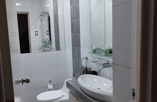 Santiago de Surco House | One-bedroom apartment with studio and private bathroom in residential area