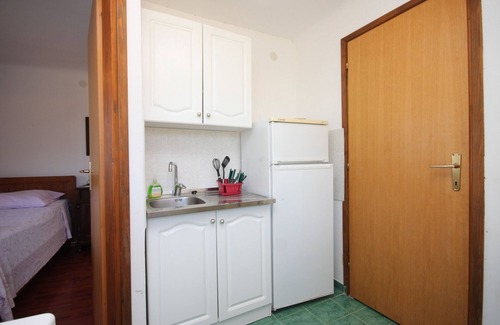 Beli Apartment | One bedroom apartment with air-conditioning Beli, Cres (A-8094-b)