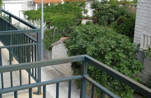 Bol Apartment | One bedroom apartment with balcony and sea view Bol, Brač (A-2926-c)