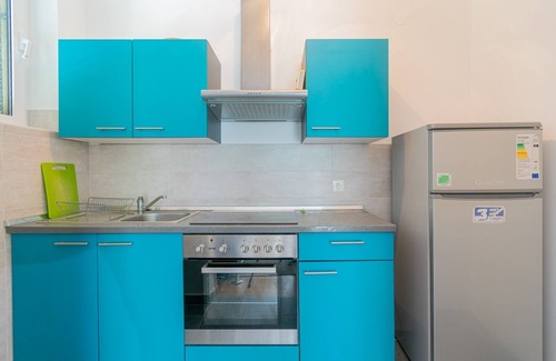 Lun Apartment | One bedroom apartment with terrace and sea view Lun, Pag (A-19358-c)