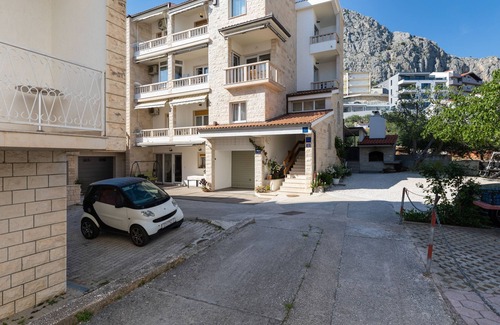 Omis Apartment | One bedroom apartment with balcony Duće, Omiš (A-5973-a)