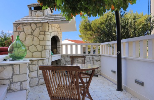Lokva Rogoznica Apartment | One bedroom apartment with terrace and sea view Lokva Rogoznica, Omiš (A-13226-b)