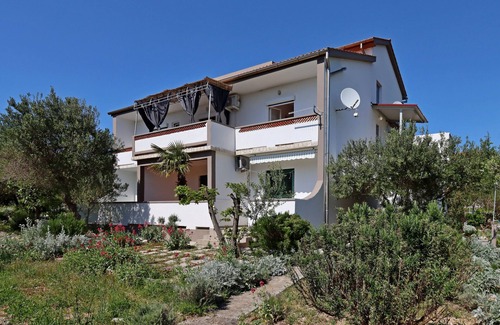 Barbat na Rabu Apartment | One bedroom apartment with terrace and sea view Barbat, Rab (A-14247-c)