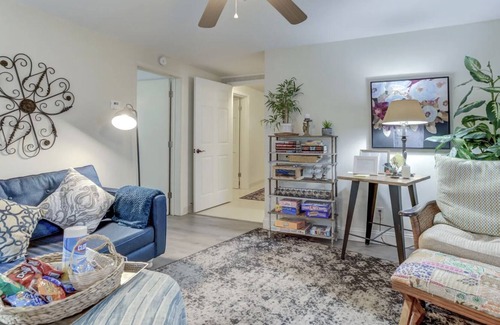 Belmont Apartment | One bedroom apt in Belmont - MONTHLY DISCOUNTS