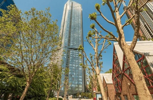 Canary Wharf Apartment | One-Bedroom Balcony Apartment City View