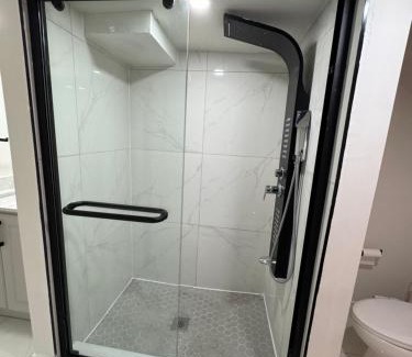Churchill Meadows House | One Bedroom Basement Appartment