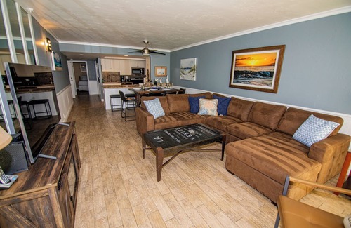 North Pacific Beach Condo | ONE BEDROOM CONDO 207