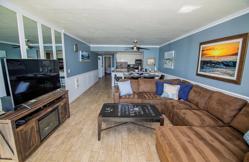 North Pacific Beach Condo | ONE BEDROOM CONDO 207