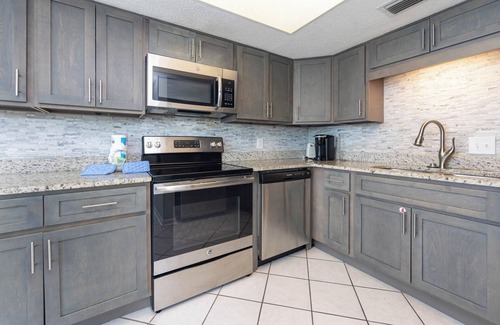 Orange Beach Condo | One Bedroom Condo @ Phoenix 1 ~ Take a Break on the BEACH!