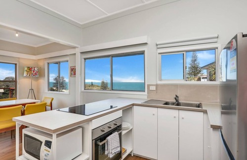 Point Lookout House | One bedroom cottage - Ideal couples retreat