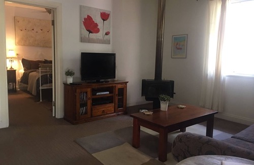 Upper Wakefield Bed & Breakfast | One bedroom cottage in the beautiful Clare Valley