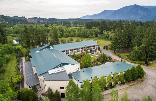 North Bonneville Resort | One bedroom Courtyard Suite