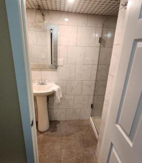 Atlantic City Apartment | One Bedroom Few Blocks From The Beach And Tropicana Casino