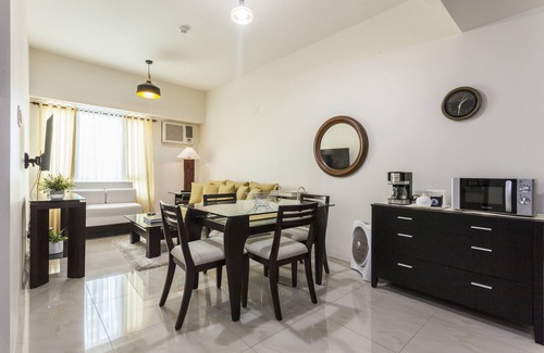 Legazpi Village Condo | One Bedroom Home/Office with Parking in Makati
