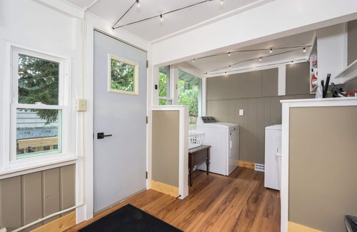 Anaconda House | One Bedroom Home with AC in Goosetown