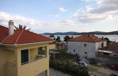 Turanj Apartment | One bedroom apartment with terrace and sea view Turanj, Biograd (A-6177-c)