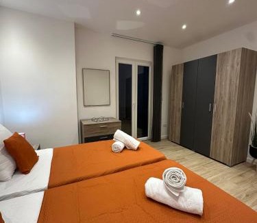 Ta' Pennellu House | One Bedroom in New Apt Mellieha- Orange Room 1
