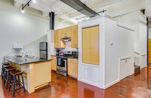 Downtown Fort Worth Apartment | One Bedroom Industrial Loft in Downtown Fort Worth