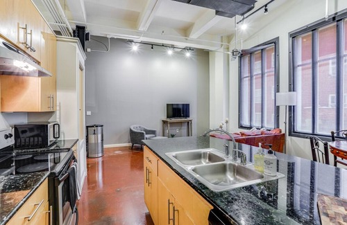 Downtown Fort Worth Apartment | One Bedroom Industrial Loft in Downtown Fort Worth