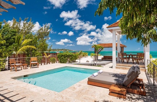 Grace Bay Villa | One Bedroom Luxury Beach Front Villa at Turtle Cove Marina - Free Concierge