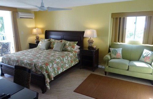 Nazareth Condo | ONE BEDROOM Luxury Beachfront Condo at Elysian Beach Resort