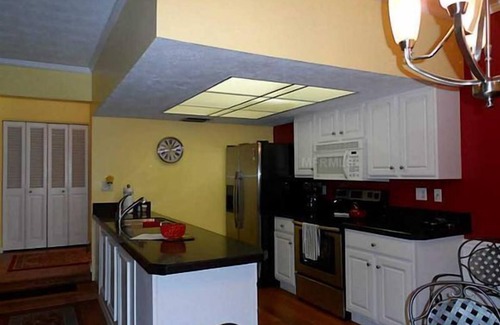 Saddlebrook Apartment | ONE BEDROOM NICE 1 AND 1/2 BATH WITH LARGE SCREEN PORCH
