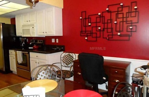 Saddlebrook Apartment | ONE BEDROOM NICE 1 AND 1/2 BATH WITH LARGE SCREEN PORCH