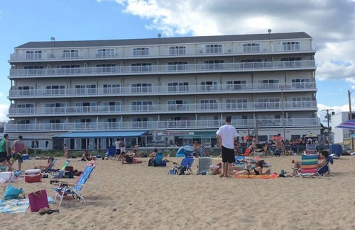Old Orchard Beach Apartment | One Bedroom Oceanfront Condo @ the Brunswick on Old Orchard Beach!