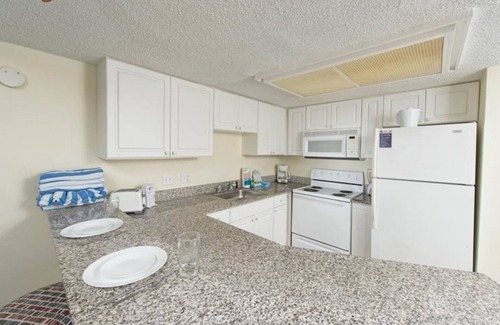 Downtown Myrtle Beach Resort | One Bedroom Ocean Front Condo, Myrtle Beach, South Carolina 2555389