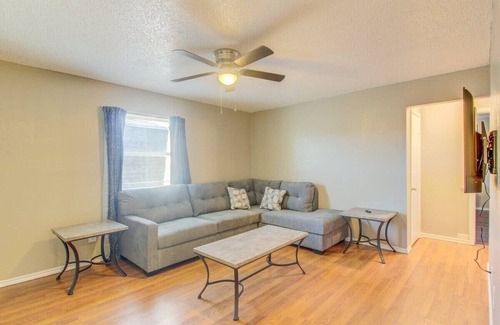 Lawton Apartment | One-bedroom ready for you near Fort Sill!