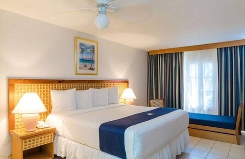 Turibana Resort | One Bedroom Suite @ Caribbean Pam Village Resort