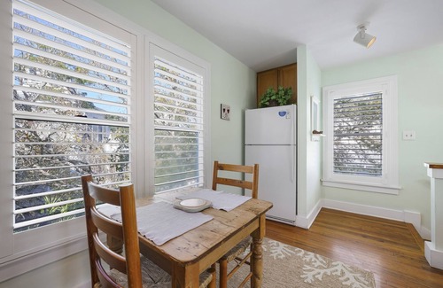 Seaside Cottage | One Bedroom Guest Cottage in Seaside, 8 Houses to Beach + 2 Adult Bikes!
