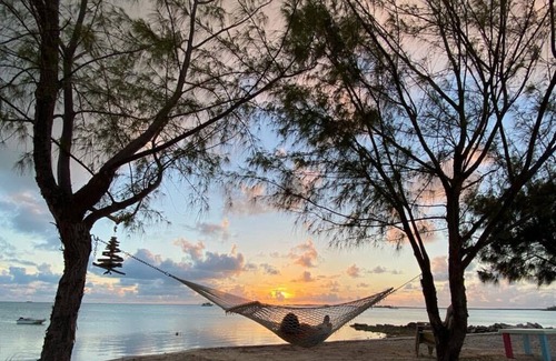 Deadmans Cay Apartment | One Bedroom with a Private beach