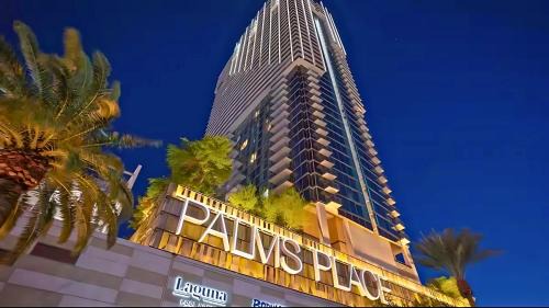 Las Vegas Hotel | One Bedroom with Living Room, Jet Tub & Baths Palms Place StripSuite