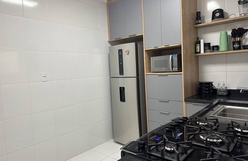 Tupi Apartment | One block from the beach - Vila Tupi - Equipped Gourmet Balcony
