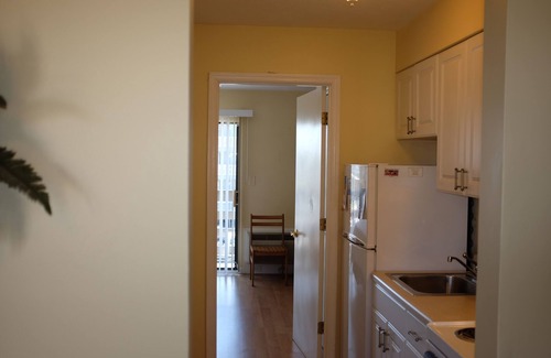 Garden City Condo | One block to Garden City Beach and Pier (with elevator, pool and hot tub)!