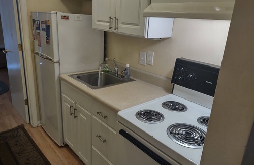 Garden City Condo | One block to Garden City Beach and Pier (with elevator, pool and hot tub)!