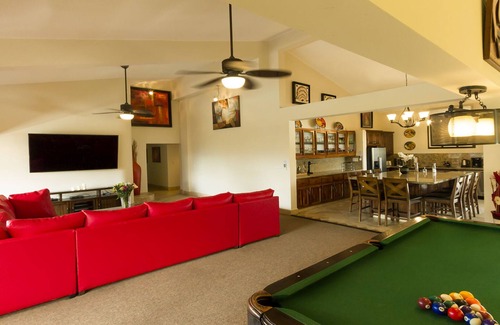 El Medano Ejidal Condo | one block to medano beach , 2 blocks to the Cabo Marina & Downtown Cabo