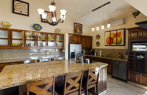El Medano Ejidal Condo | one block to medano beach , 2 blocks to the Cabo Marina & Downtown Cabo