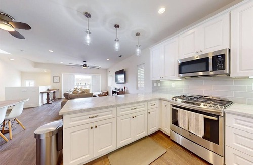 Downtown House | One Block to the Best Beach (not applicable for 4th of July)