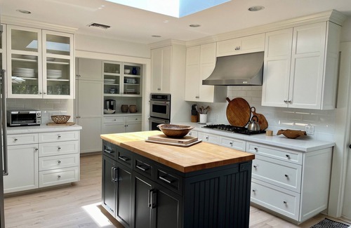 Western Malibu House | One Block to Zuma Bch-Trancas Village/4 Bdr/Private Yard/Firepit