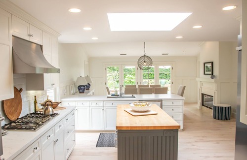 Western Malibu House | One Block to Zuma Bch-Trancas Village/4 Bdr/Private Yard/Firepit
