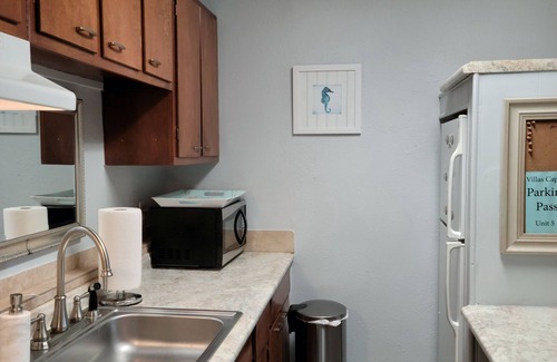 Fort Walton Beach Condo | ONE BR Condo ON THE BEACH! new furniture! -FREE BEACH SERVICE till Oct 31st
