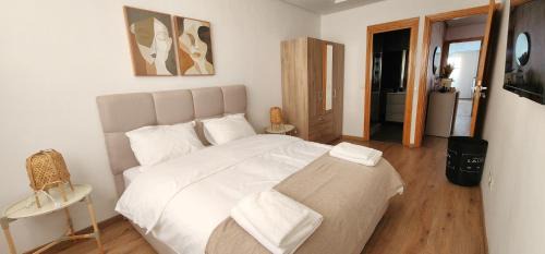 RACINE EXTENSION Apartment | One-Five Racine by IB Signature, Stylish 2BR Apt, 24x7 Security, WiFi, Self check-in, City View, City Centre, close to cafes and restaurants