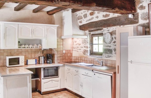 Taden House | One half of a stone cottage on the Bugsierer Trail, where the whole family can go for bike rides.