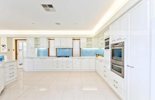 One Mile House | One Mile Mansion - Private Coastal Retreat