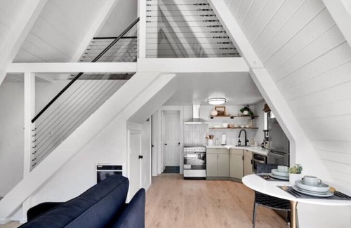 Bodfish Cabin | One of a kind A-framen