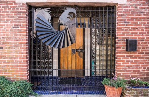 Fairmount Ski Chalet | One-Of-A-Kind Artist's Chalet in Fairmount