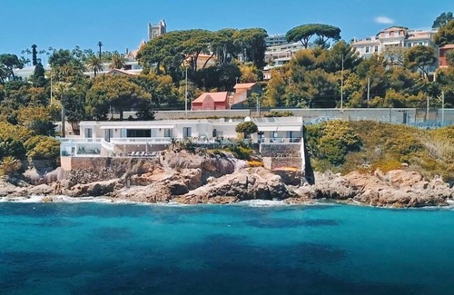 Cannes Villa | One of a kind! Waterfront villa. Unforgettable experience 6 bedrooms 6 bathrooms Swimming pool Air conditioning