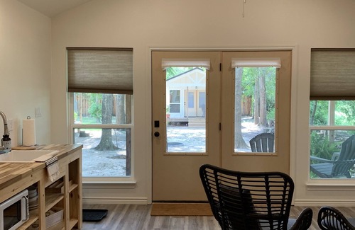 Ben Wheeler House | One of five modern bungalows -1st Monday Trade Days, Music Festivals, East Texas